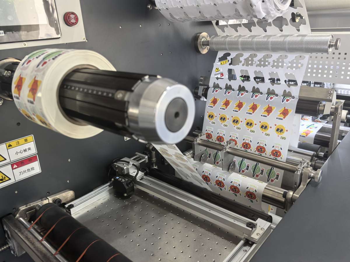 Устройство плоттерной высечки  VOREY AuraCut A8