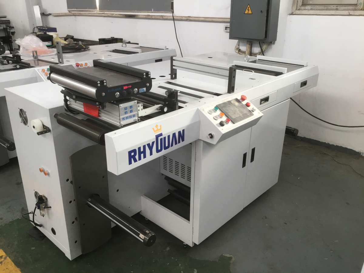 Устройство перемотки полотна с возможностью установки инкджет печатных модулей RHYGUAN PS