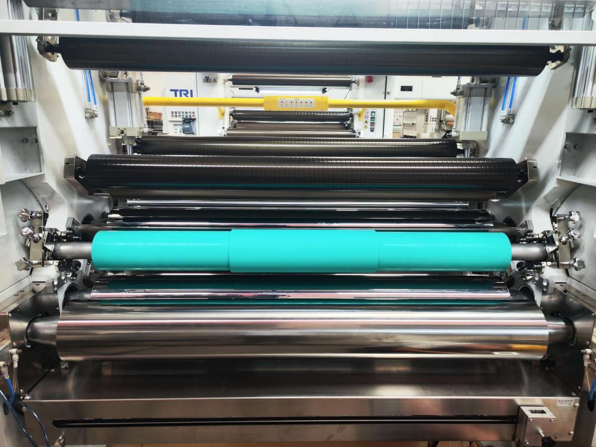 Бессольвентный ламинатор SINSTAR WRJF i9