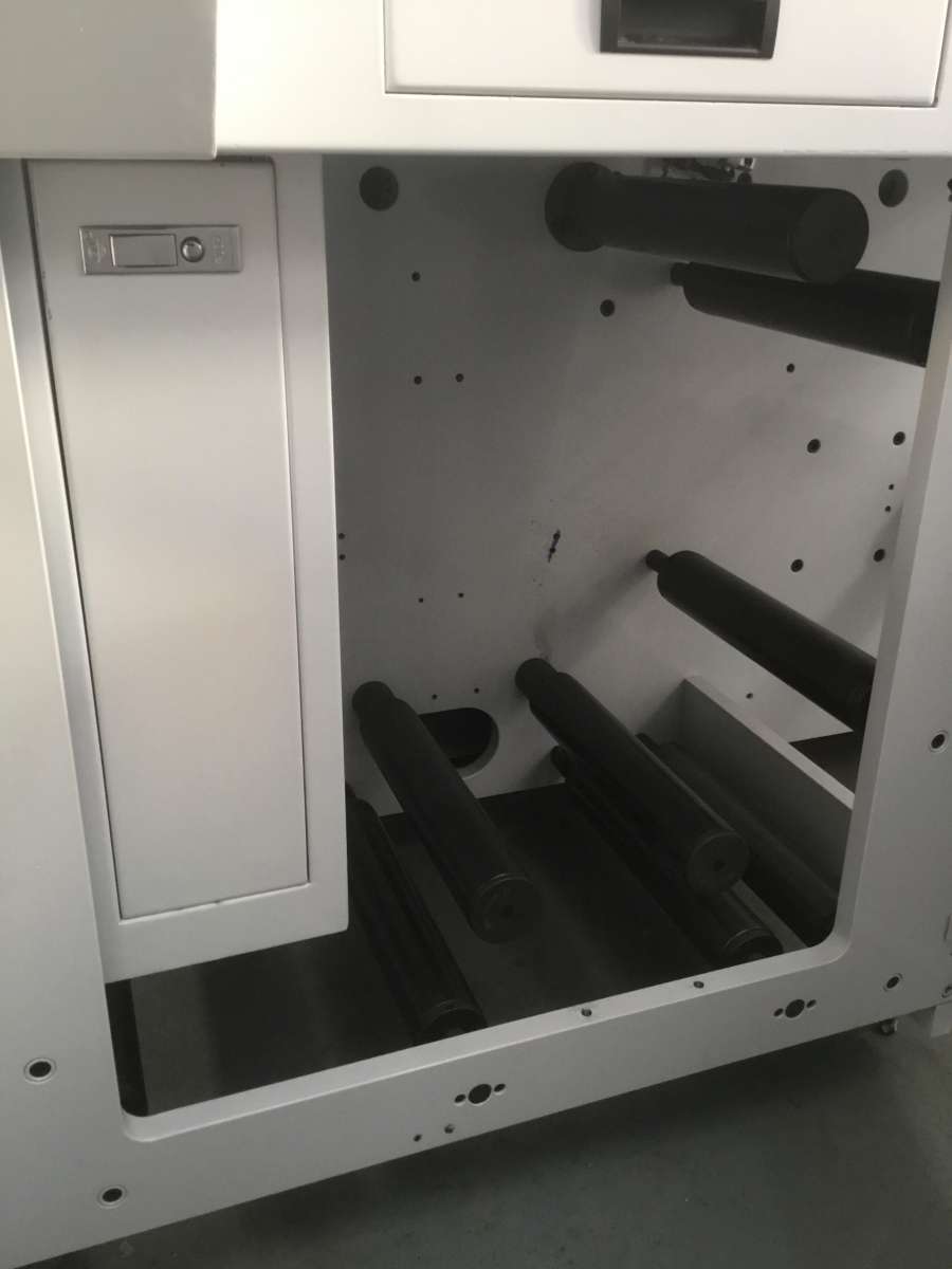 Устройство перемотки полотна с возможностью установки инкджет печатных модулей RHYGUAN PS